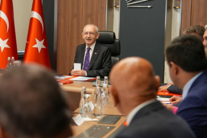 CHP'de Parti Meclisi toplantısı öncesi Özgür Özel ekibinden 28 istifa