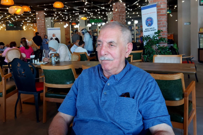 ETABEY KARATOPRAK yazdı: "Büyük Şeytan İle Devrim Muhafızlarının Kardeşliği"