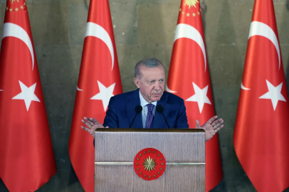 Erdoğan : Türkiye’nin dış politikasına rota çizilemez