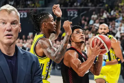 39. Cumhurbaşkanlığı Erkekler Basketbol Kupası'nda Fenerbahçe Tarfin, kupayı müzesine götürdü.