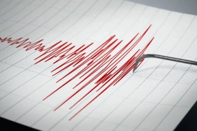 7,7 büyüklüğünde deprem: Tsunami uyarısı yapıldı
