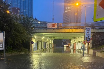 İstanbul’da sağanak yağış hayatı felç etti;  8 bin personel ve 2 bin araç seferber oldu