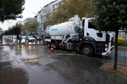 İzmir’de yağış alarmı!.. İZSU 665 personelle teyakkuz halinde..